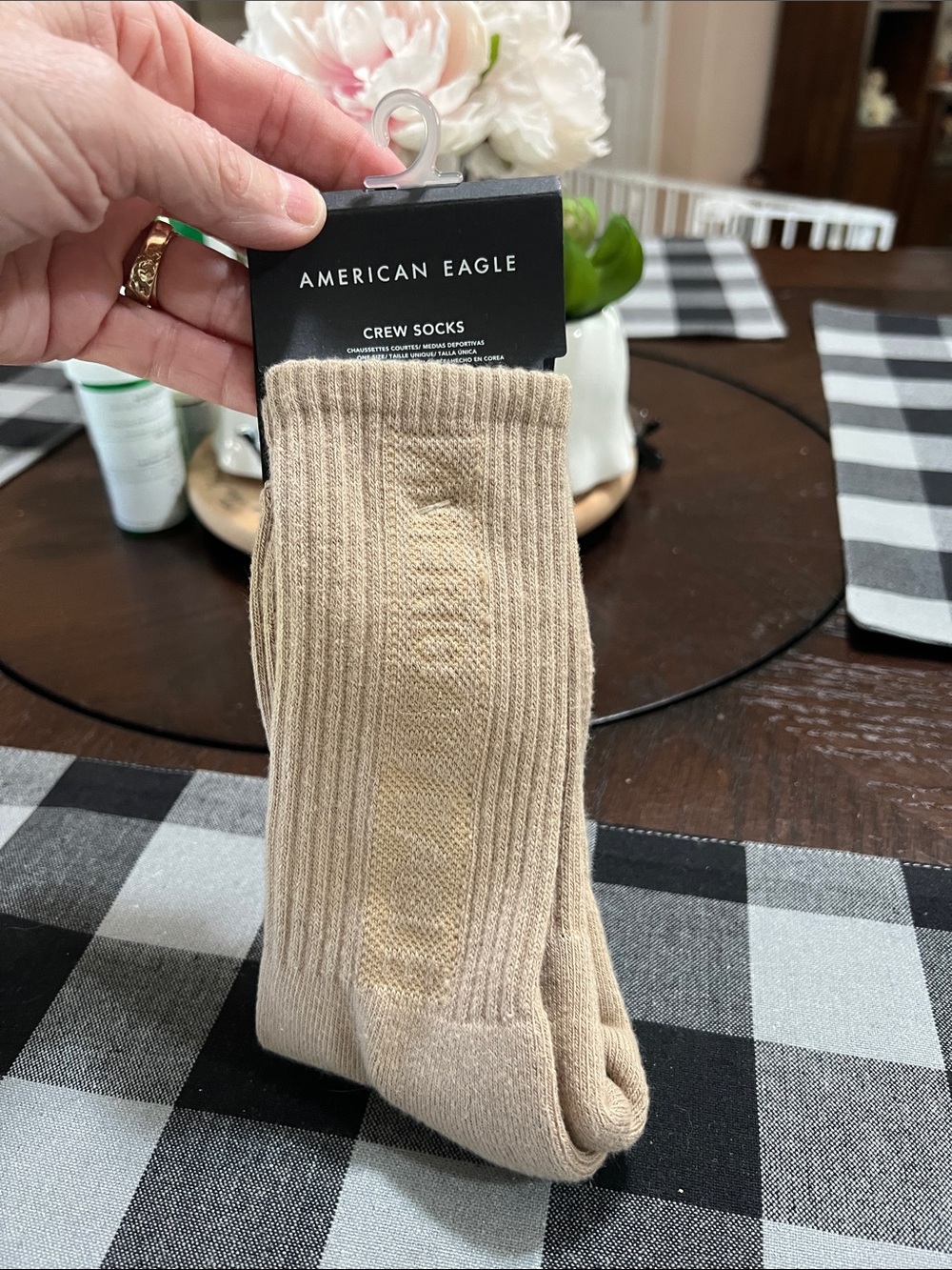 New American Eagle Outfitters Crew Socks in Beige Tan